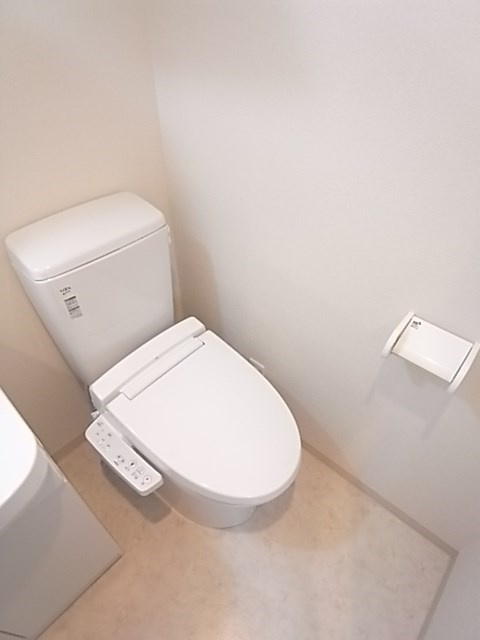 アリビオ立花Ⅱのトイレ|落ち着いた色調のトイレです