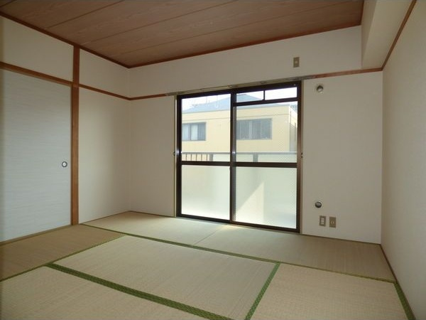 山田ビルの和室