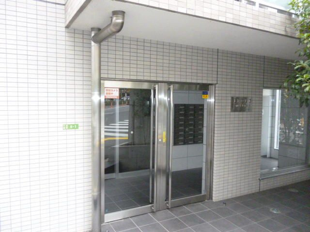 アイフォート千住曙町のエントランス