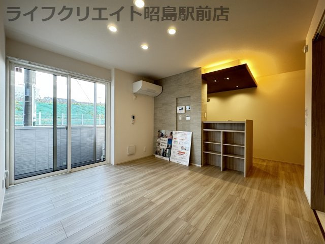 Asset-Court立川上砂町５丁目B棟の居間・リビング