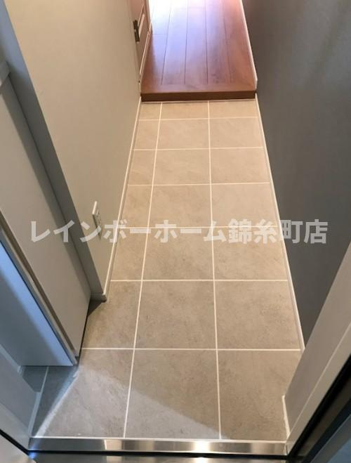 TOYO-ICHI APARTMENT.の玄関