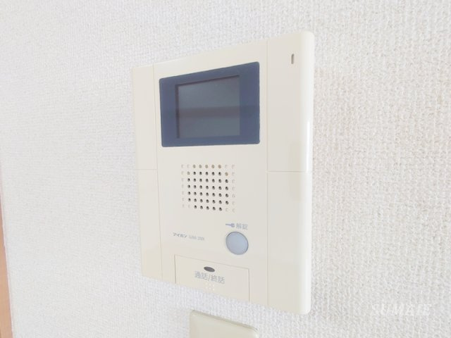 ヴィラージュシャルマンⅢのセキュリティ|モニター付きインターホンです☆