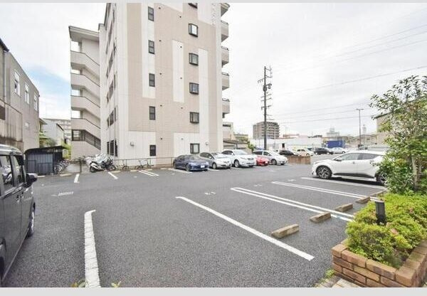 本州ビルⅢの駐車場