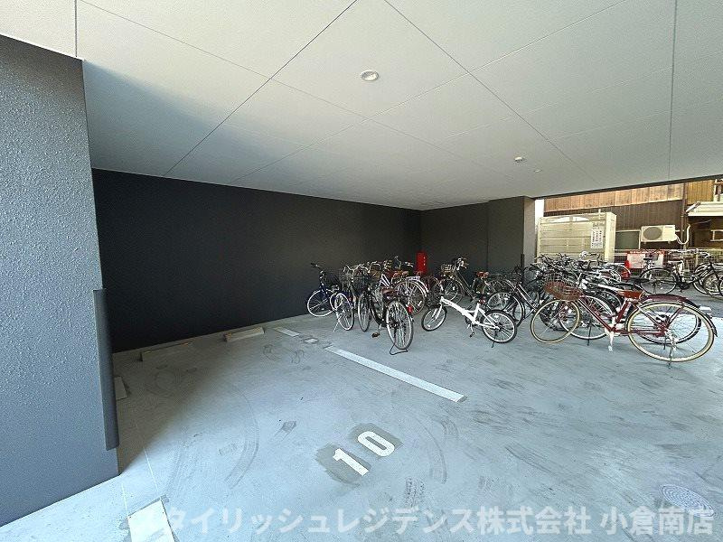 MDI Prosperare 北九州市立大学前の駐車場