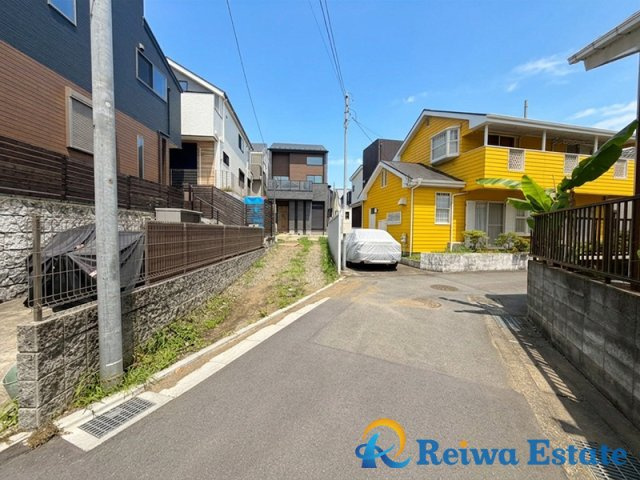 新築戸建　藤沢市羽鳥5丁目の前面道路含む現地写真
