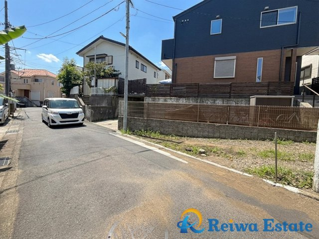 新築戸建　藤沢市羽鳥5丁目の前面道路含む現地写真