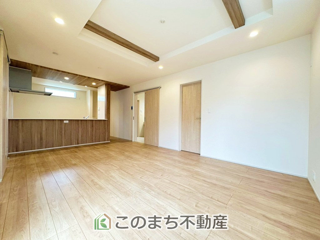 ブルーミングガーデン宇都宮市桜1丁目の居間・リビング|"■いこいの空間■
くつろぎを愉しむリビングルームは憩いの場となります。リビングとダイニングの空間機能を活かし、
巧みに使い分ける発想が、ライフスタイルに新しいゆとりをもたらします。"
