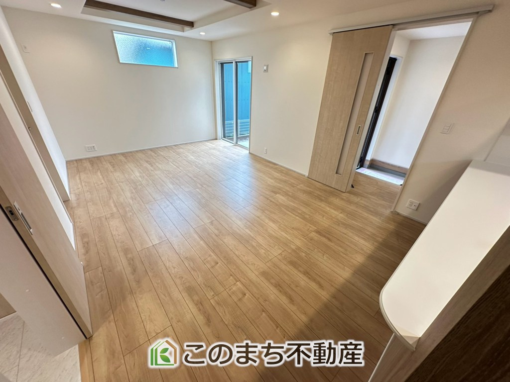 ブルーミングガーデン宇都宮市桜1丁目のキッチン|同社施工物件の写真です。※建具やフローリング、その他仕様が違う場合がございます。