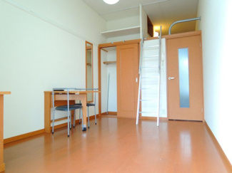 【居間・リビング】 | レオパレスソフィア中原 | 居室・ロフトと一体となっております。