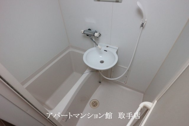 レオパレスＮＯＭＵＲＡの浴室
