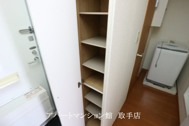 レオパレスＮＯＭＵＲＡの玄関
