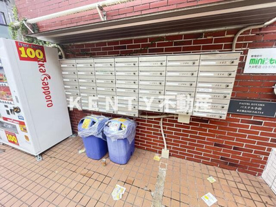 【ロビー】 | パステル小山 | 毎日通るロビーはこのようになっています