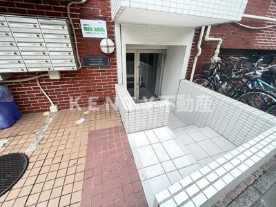 【エントランス】 | パステル小山 | 毎日通るエントランスはこのようになっています