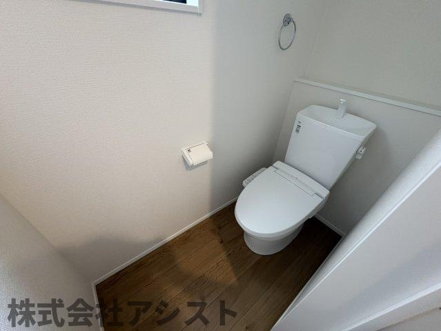 飯塚市片島3丁目4期のトイレ|清潔感のあるトイレです