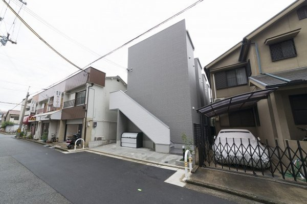 【エントランス】 | Attic堺
