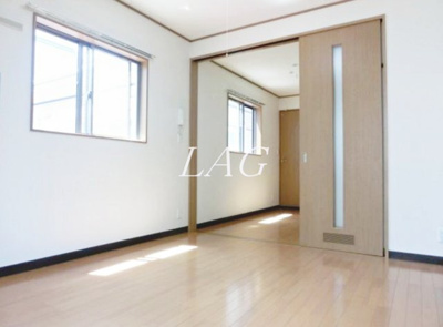 【居間・リビング】 | ベル・トリアノン | 洋室のお部屋です。