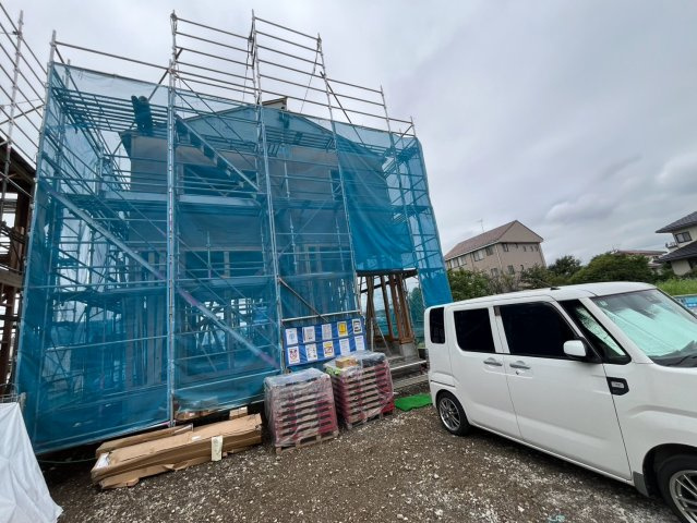 【Livele Garden】　古河市下辺見　第７　全2邸の外観|カースペース並列3台駐車可能♪
※車種によります
2026年8月撮影