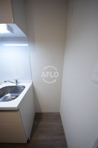 フォーリアライズ堺筋本町のキッチン|ラクラス堺筋本町　冷蔵庫置場