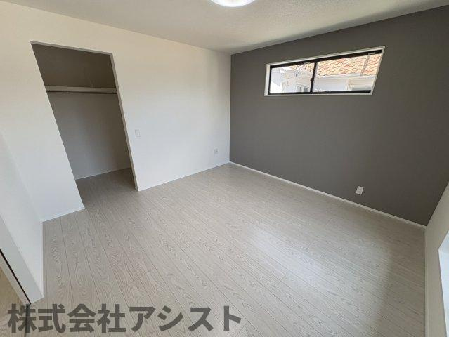 飯塚市片島3丁目4期の洋室|広々とした洋室です