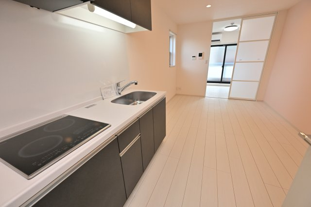 LEVICIA　BLDG.Ⅲのキッチン|IHコンロ2口