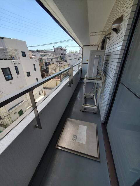 桜プレイス大岡山のバルコニー