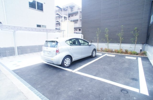 リブリ・YKBA北戸田の駐車場