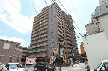【外観】 | ドゥーエ練馬 | 鉄骨鉄筋コンクリート造のがっちりとした建物。
