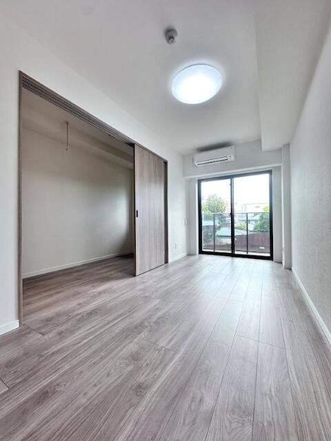 ベルシード野毛山公園の居間・リビング