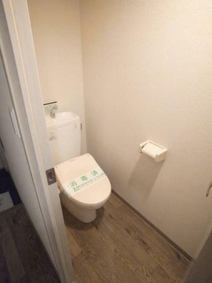 杉並区高円寺南４丁目の賃貸マンションのトイレ