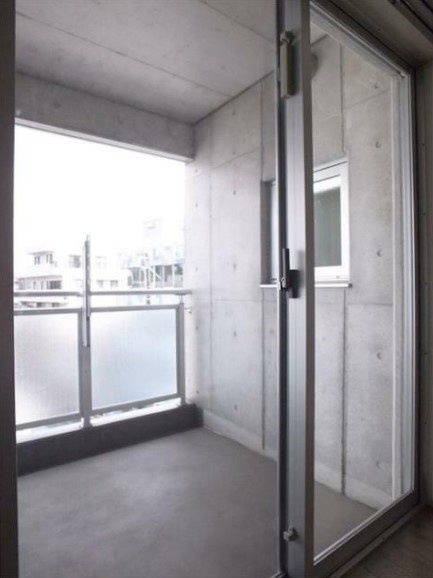 杉並区高円寺南４丁目の賃貸マンションのバルコニー