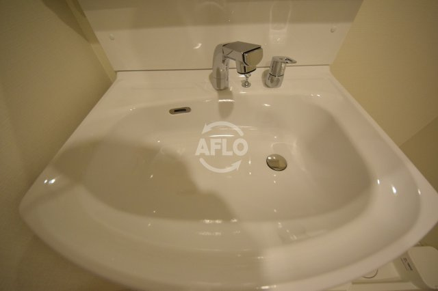 フォーリアライズ堺筋本町の独立洗面台|ラクラス堺筋本町　シャンプードレッサー