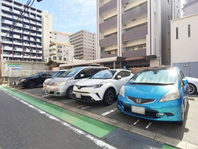 アソシアグロッツォタイムズ・スイート博多　春住小学校区の駐車場