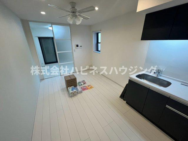 LEVICIA　BLDG.Ⅲの居間・リビング