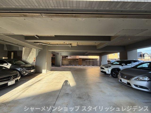 グランヒルズ下曽根の駐車場