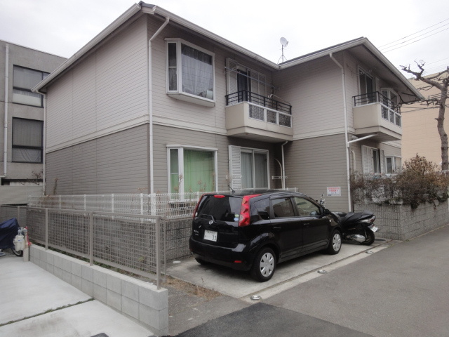 オリーブ宝塚の駐車場