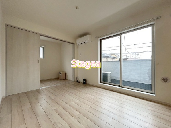 KEIAI RESIDENCE 春日部の居間・リビング