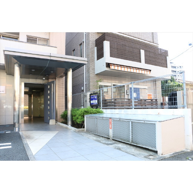 熊本市中央区中央街の賃貸マンションのエントランス