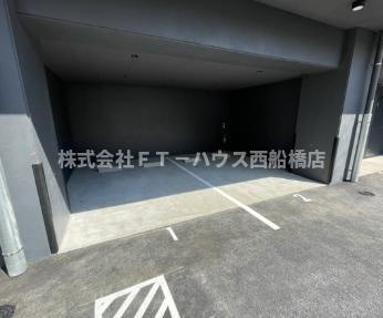 S-RESIDENCE市川の駐車場