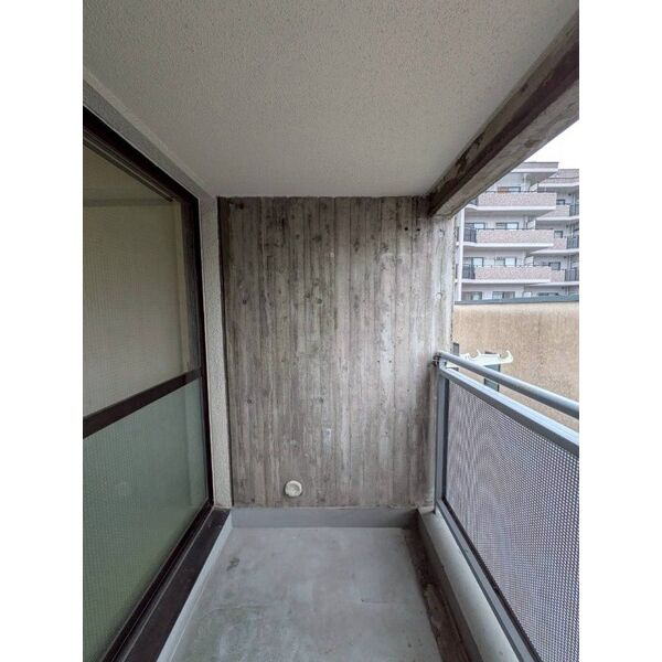 第二阿井マンションのバルコニー