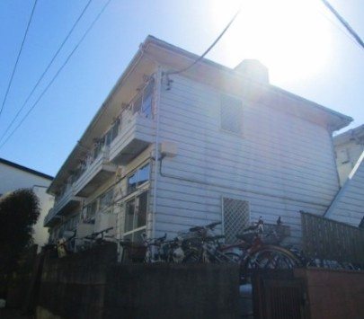 大和市下鶴間のアパートの外観