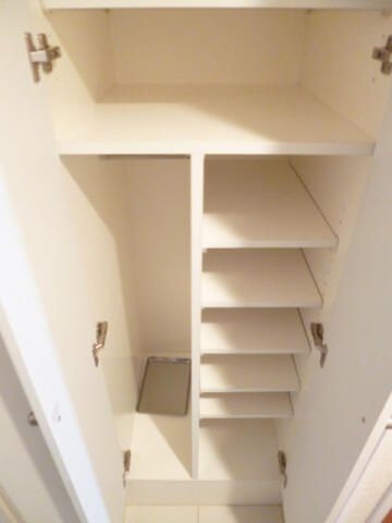 スカイコート池袋西弐番館の収納
