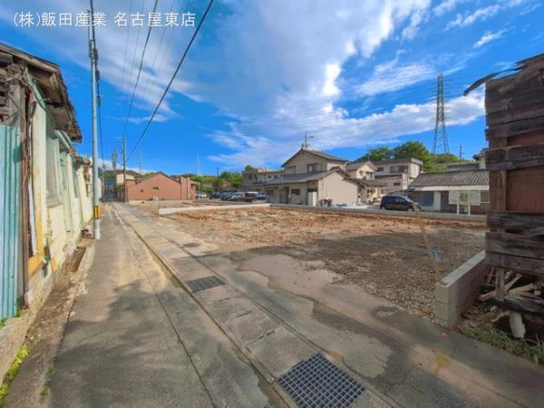 名古屋市緑区大高町字東古根の新築一戸建の前面道路含む現地写真