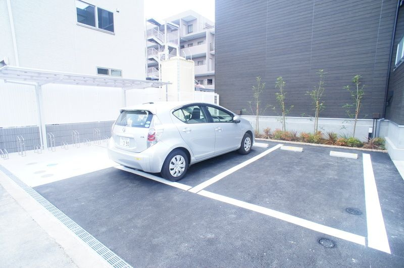 リブリ・YKBA北戸田の駐車場