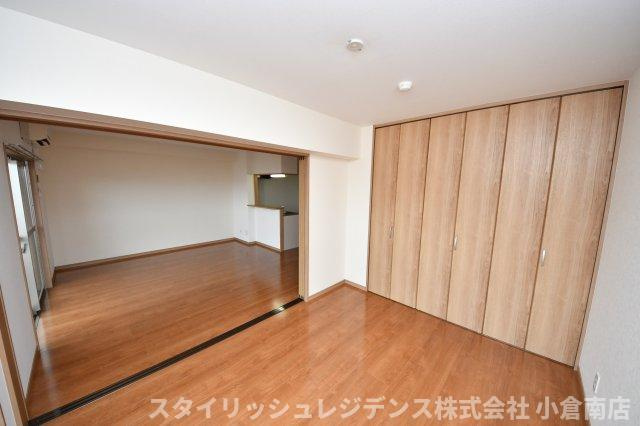 ユーミーシャルマンの洋室