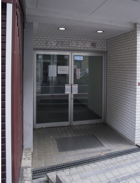 杉並区堀ノ内２丁目の賃貸マンションのエントランス