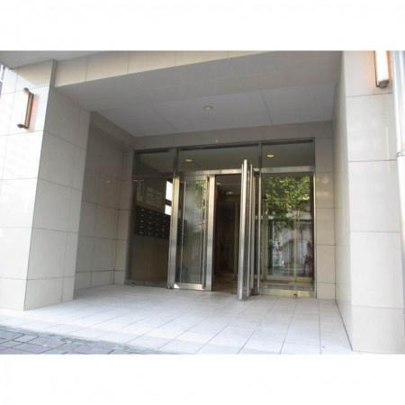 熊本市中央区中央街の賃貸マンションのエントランス