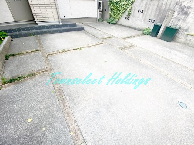 藤沢市鵠沼橘１丁目のアパートの駐車場