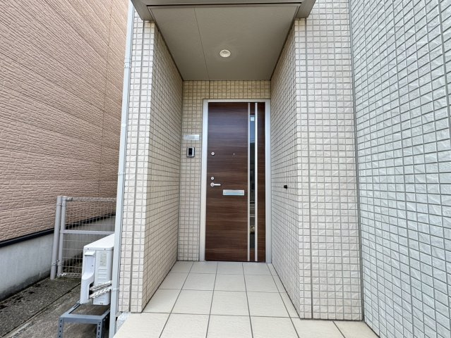 ラルーチェの玄関