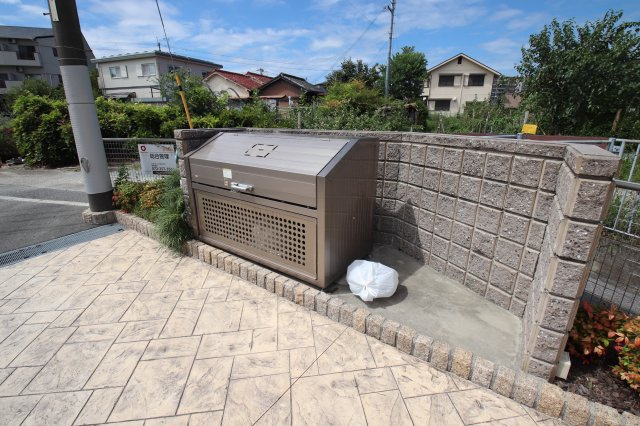 【その他共用部分】 | グランソレイユ | 敷地内ゴミ置き場