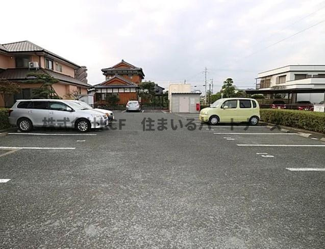 エトワール大善寺2の駐車場|カースペースがあります